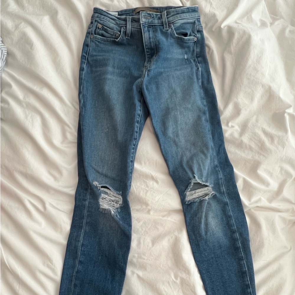 JOE’S Distressed Skinny Jeans